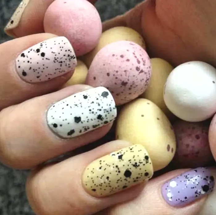 Stylish Easter Glue-On Nails Set for Spring